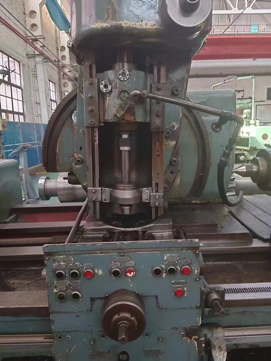 俄羅斯 臥式滾齒機(jī)5B370、加工直徑：800mm、